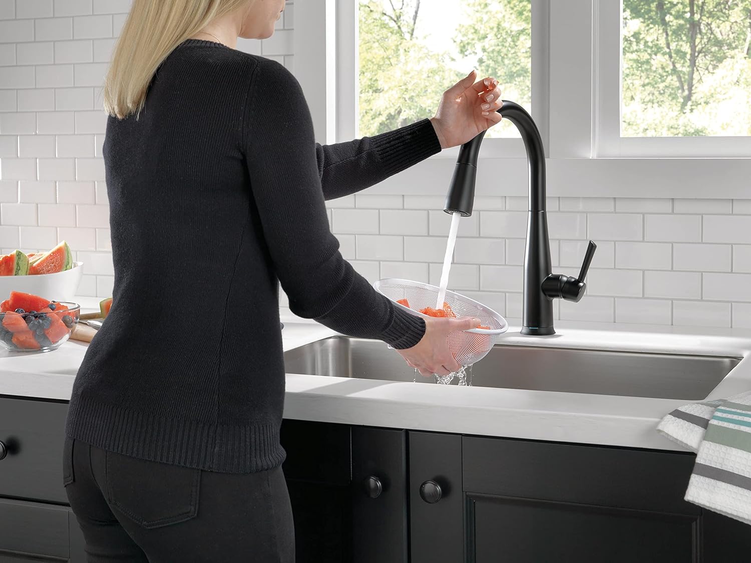 Delta Faucet Essa VoiceIQ Touchless Kitchen Faucets A Revolutionary Addition to Your Kitchen