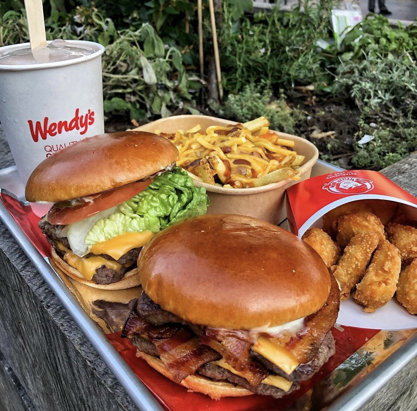 what time does wendy's serve lunch